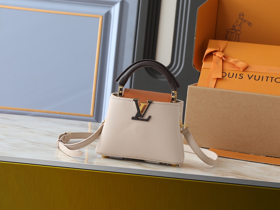 LV Classic Handbag Monogram Canvas Model M23083 LV Logo Detail Everyday